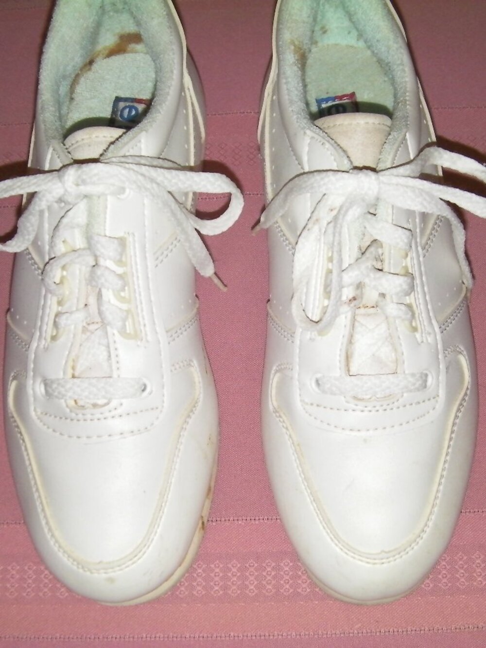 Women White Athletic Shoes size  7-1/2